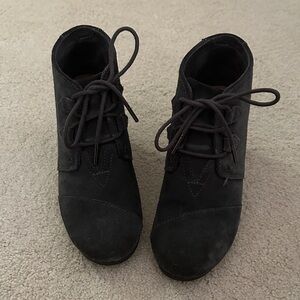 Tom’s Charcoal Suede Lace-Up Ankle Boots
